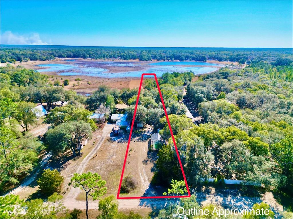 Photo of 111 2nd Street, Melrose, FL 32666 (MLS # GC537178)