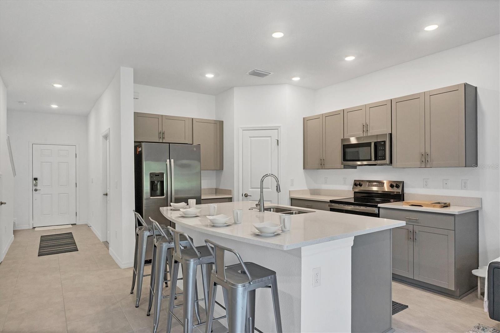 VINTERRA TWNHMS - Residential Lease