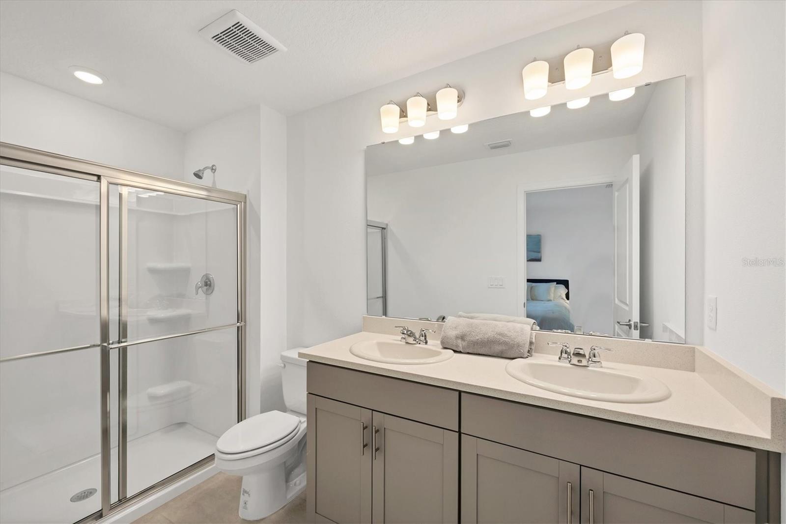 VINTERRA TWNHMS - Residential Lease