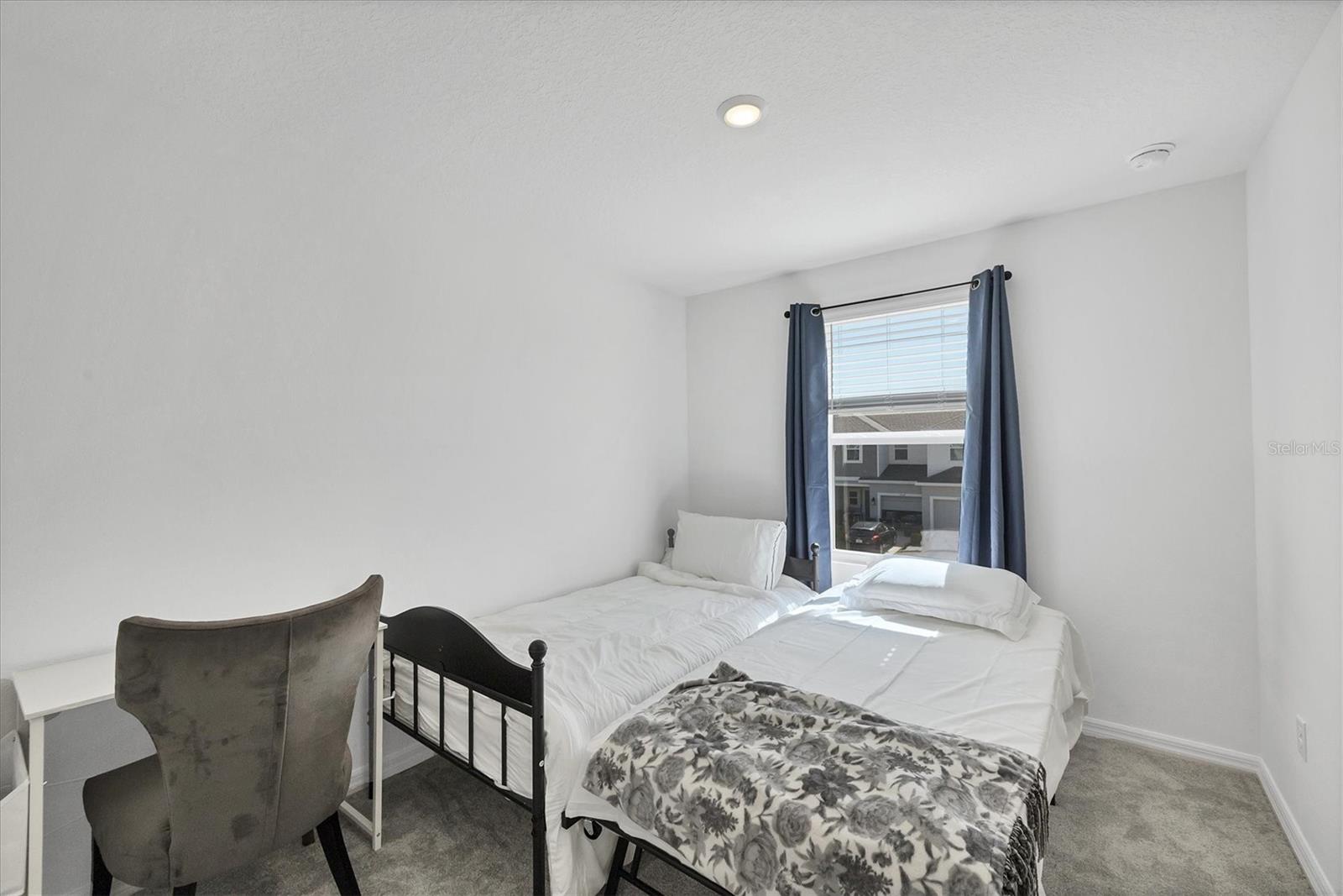 VINTERRA TWNHMS - Residential Lease