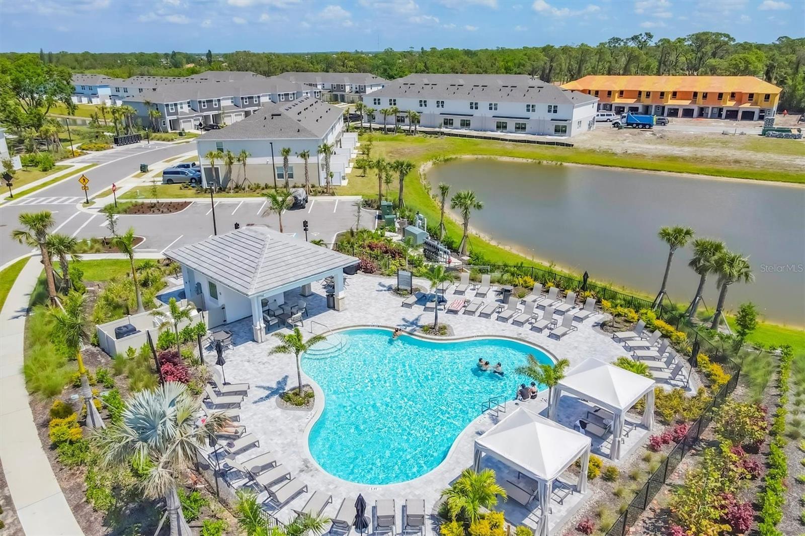 VINTERRA TWNHMS - Residential Lease