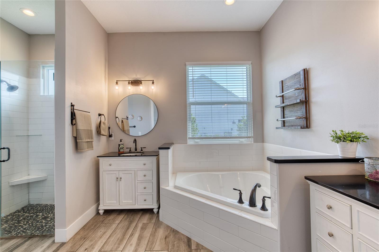 OAKVIEW ACRES SUB - Residential