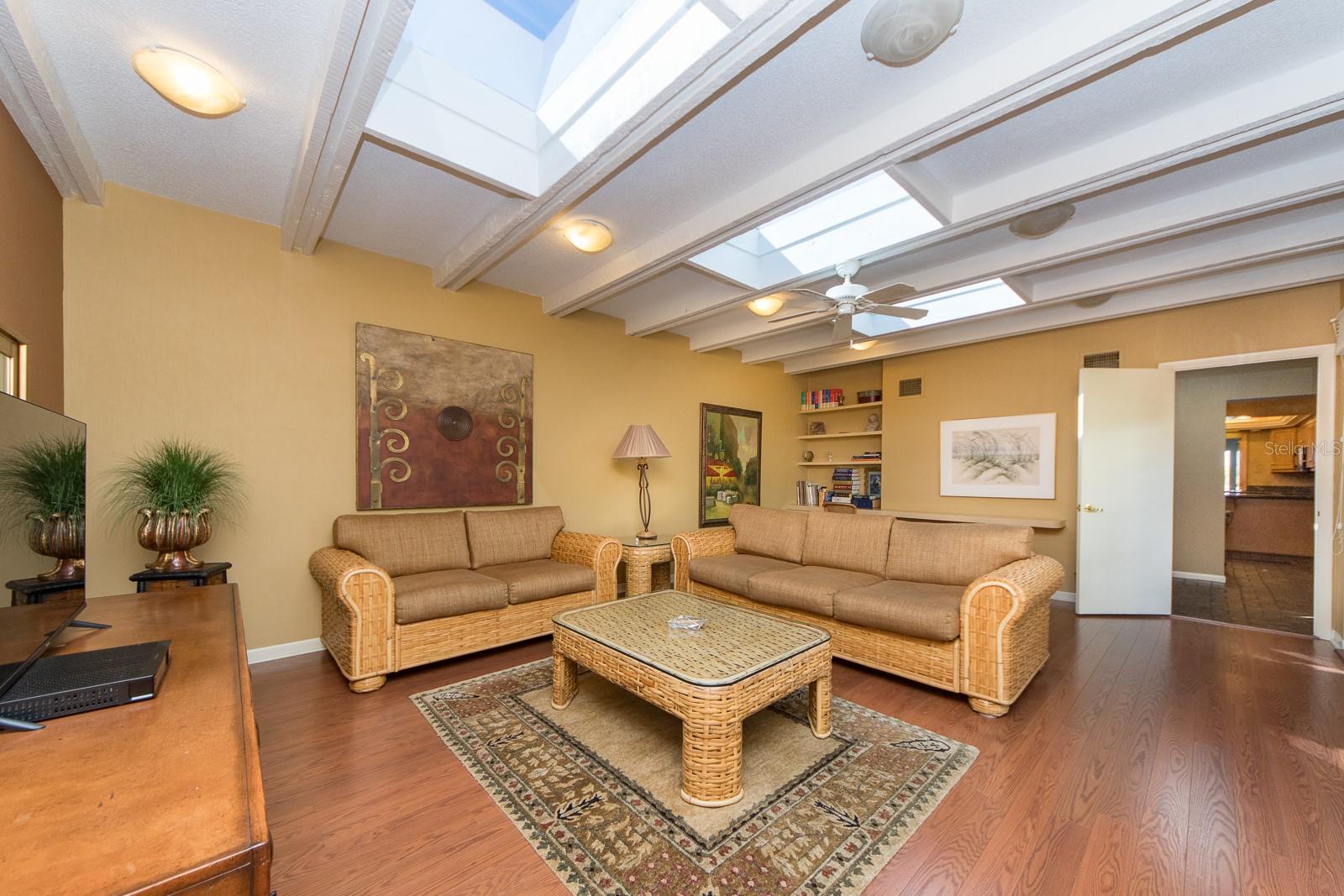 HARBOR BLUFFS SEC 1 REPLAT - Residential