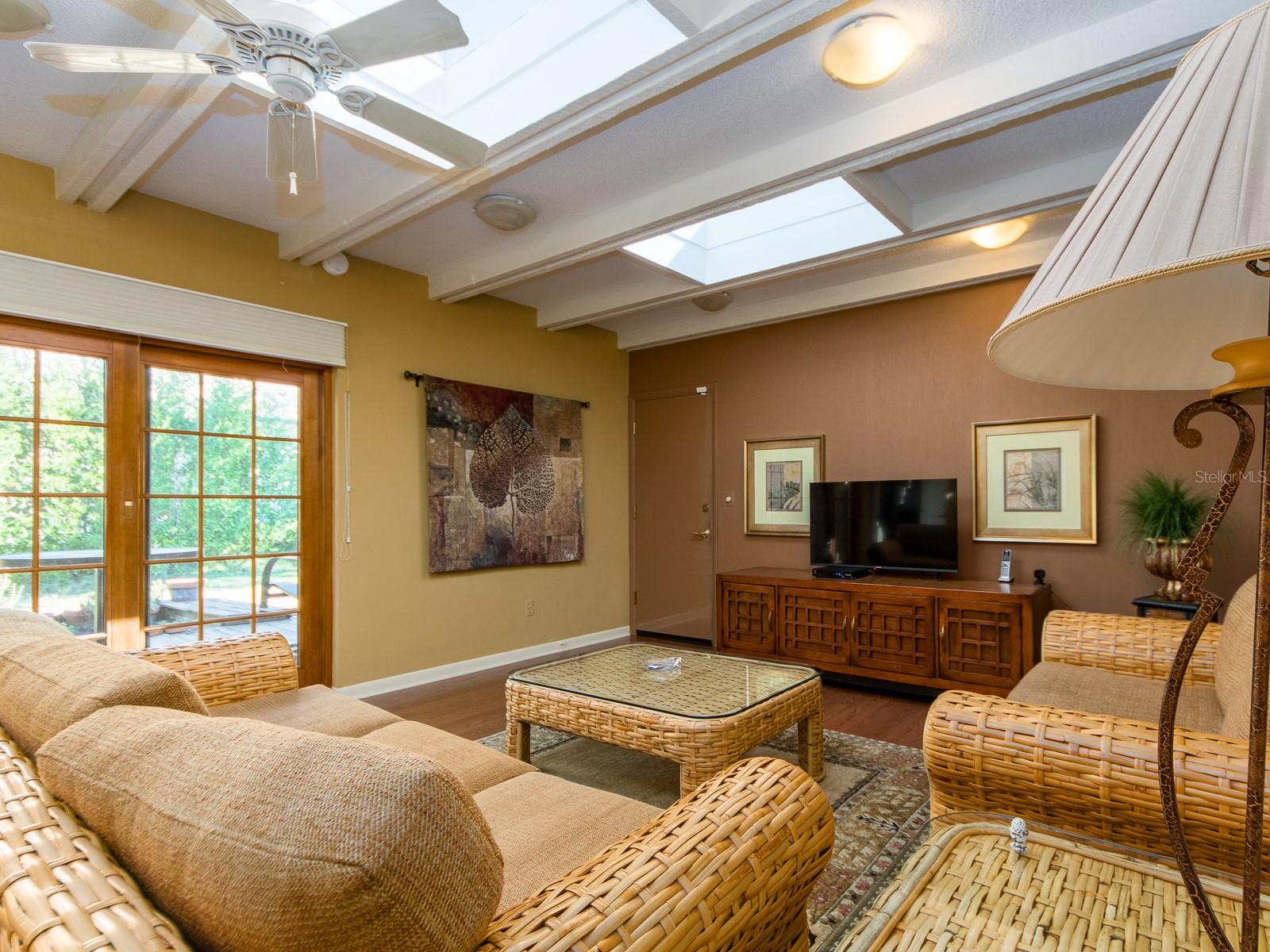 HARBOR BLUFFS SEC 1 REPLAT - Residential