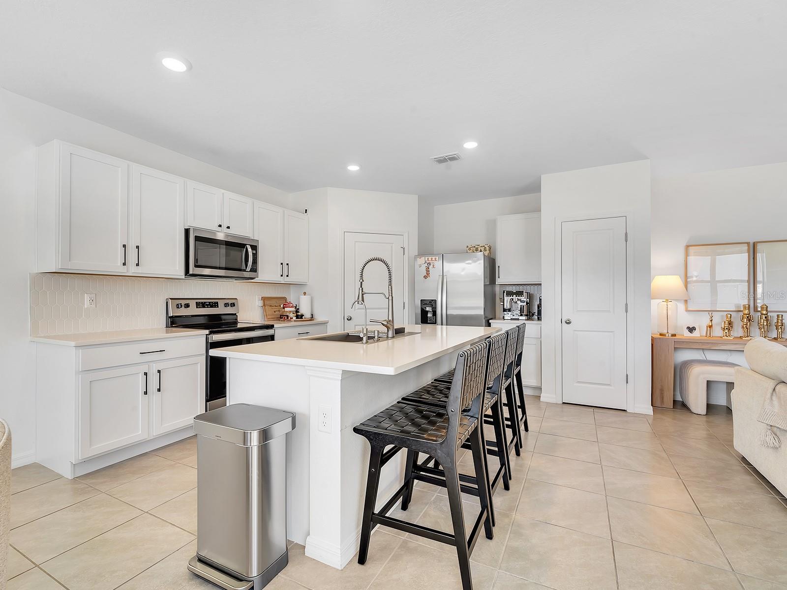 AVALON PARK WEST-NORTH PH 1A & - Residential