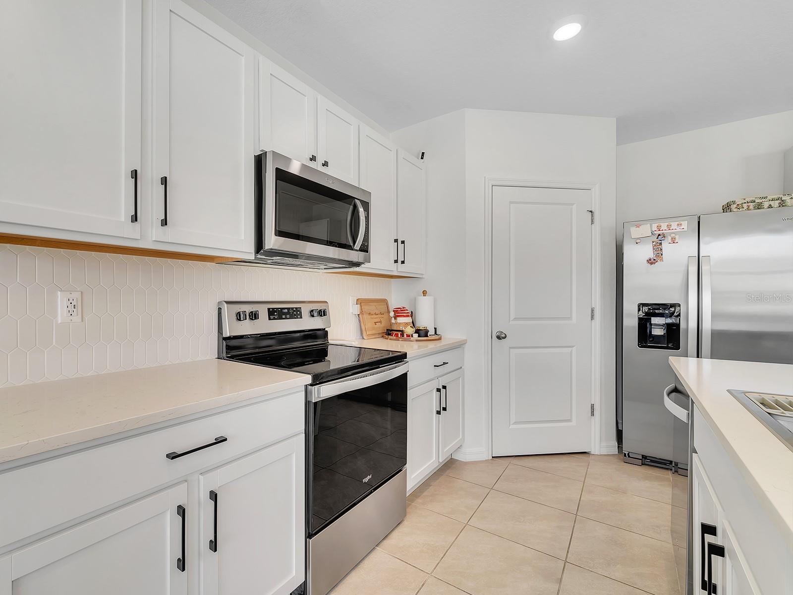 AVALON PARK WEST-NORTH PH 1A & - Residential