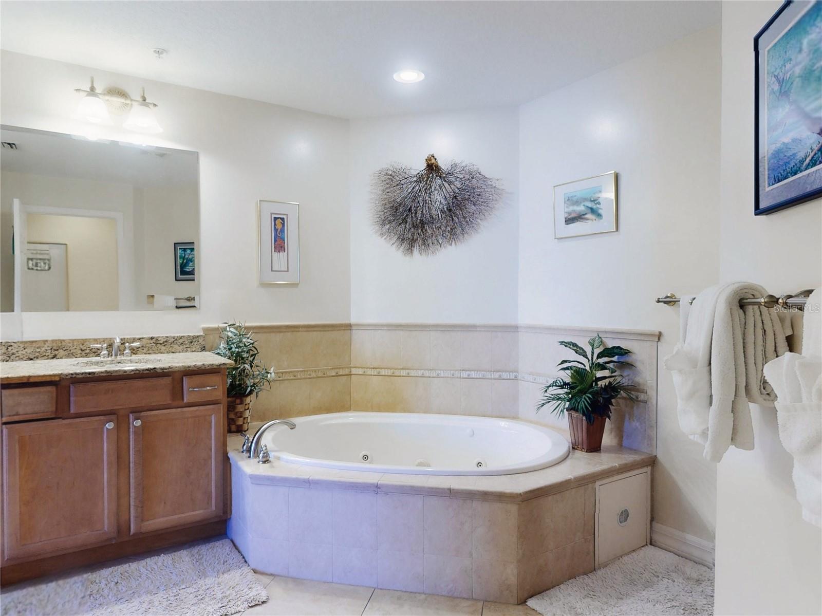 MALIBU CONDO PER OR - Residential