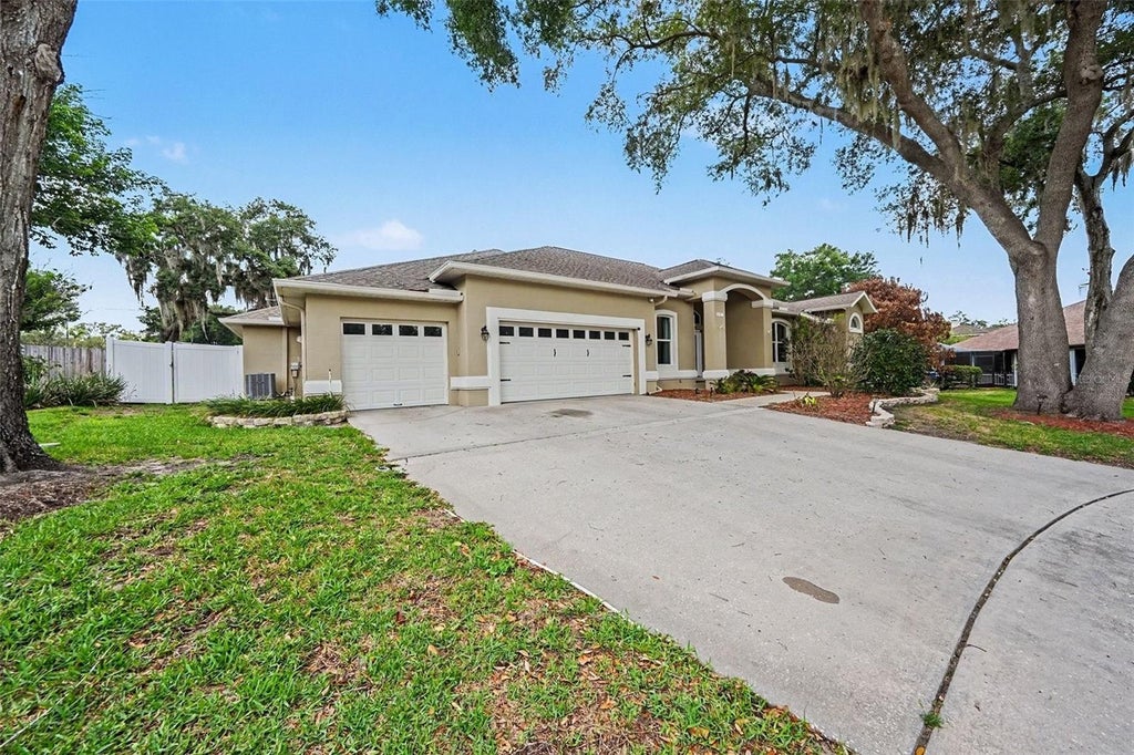 Photo of 2801 Timbre Shoals Place, Brandon, FL 33511 (MLS # TB8516308)