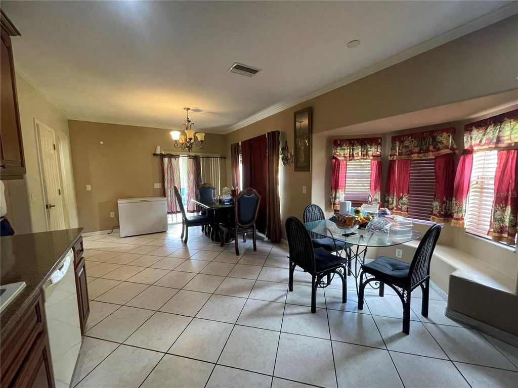Photo of 4111 34th St E, Bradenton, FL 34208 (MLS # A4651158)