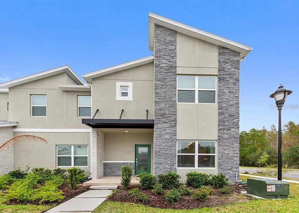 COVE AT STOREY LAKE - Residential