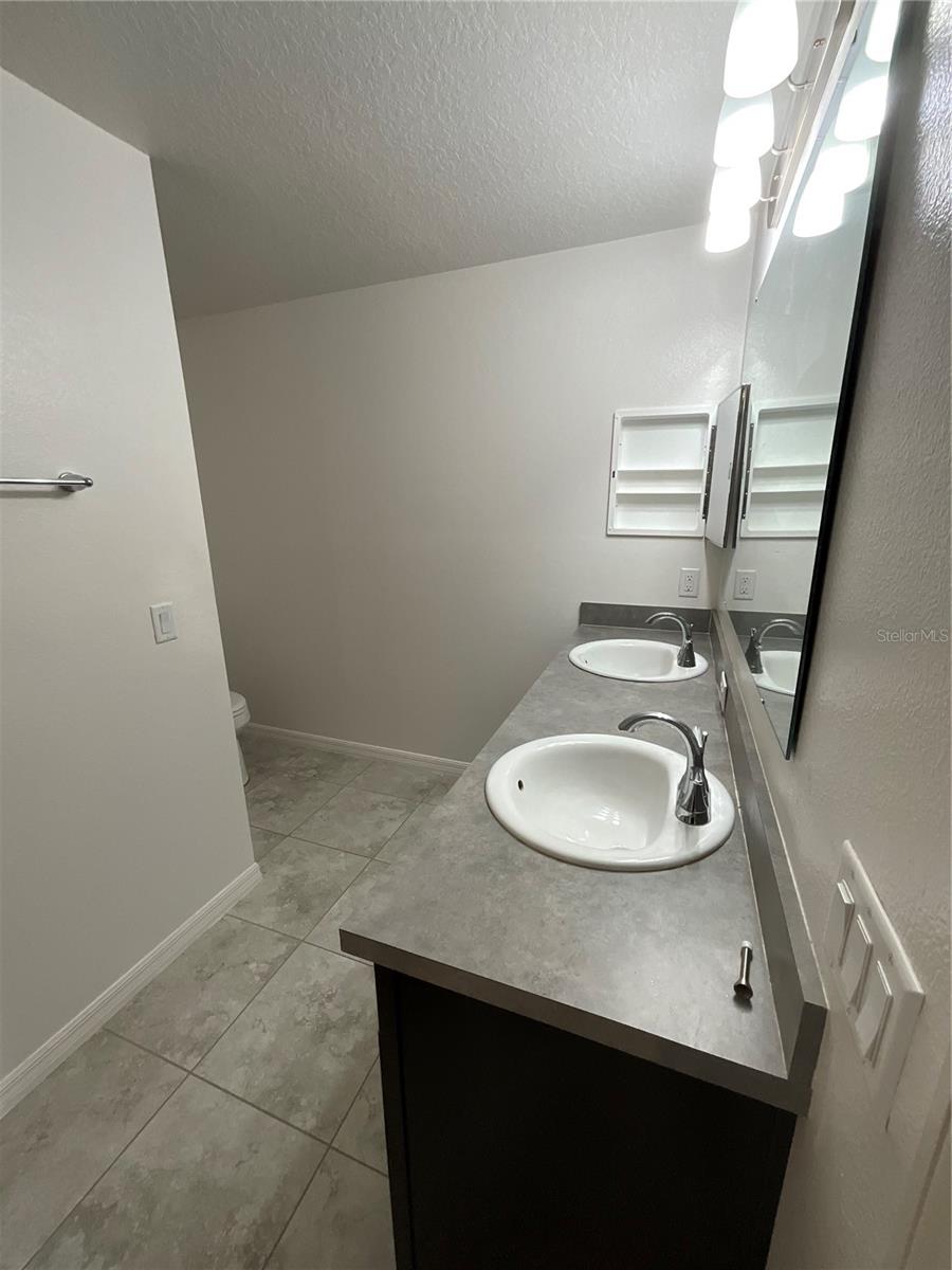 NEWBERRY CORNERS PH LLL PB 35 PG 91 - Residential Lease