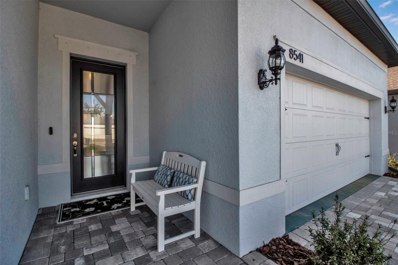 8541 COASTAL PALMS GLEN