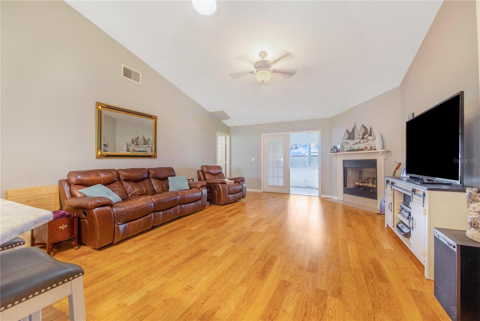 VALENCIA WOOD ESTATES FIRST ADD - Residential