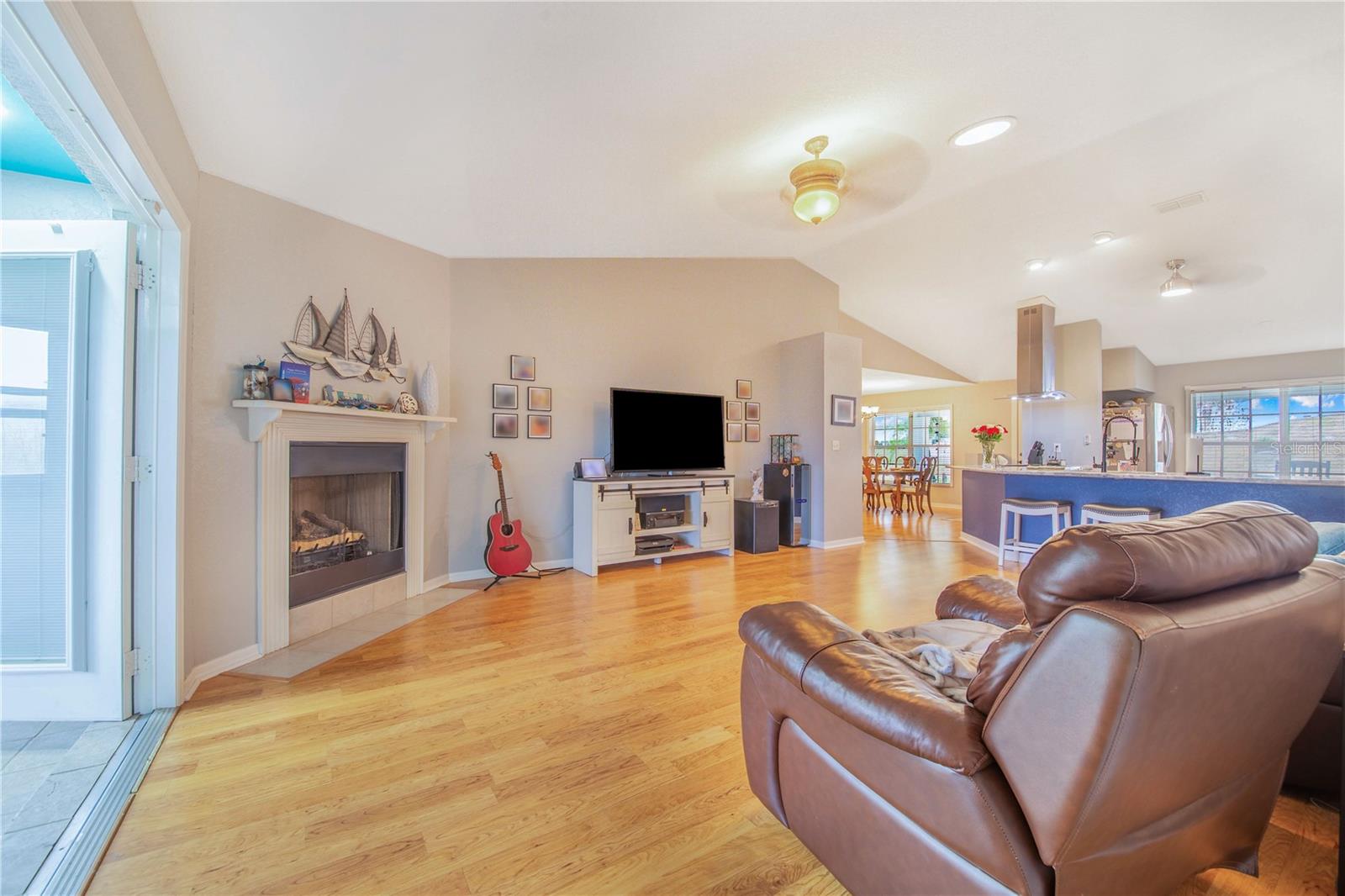 VALENCIA WOOD ESTATES FIRST ADD - Residential