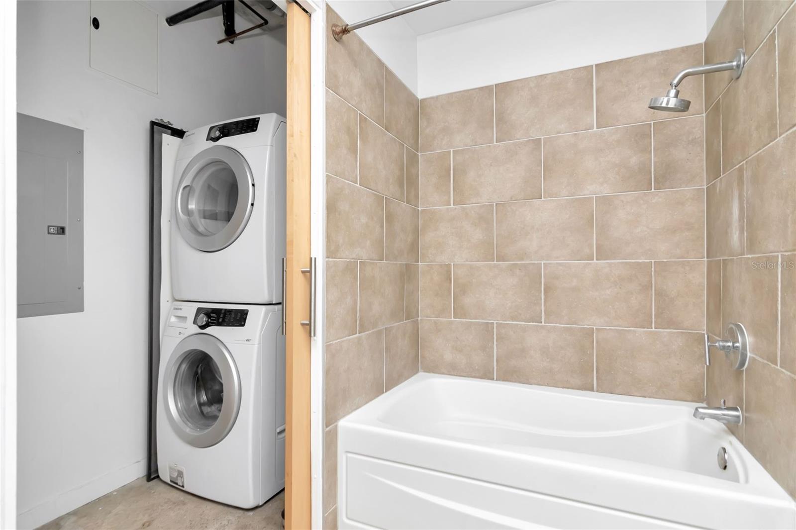 VICTORY LOFTS CONDO - Residential