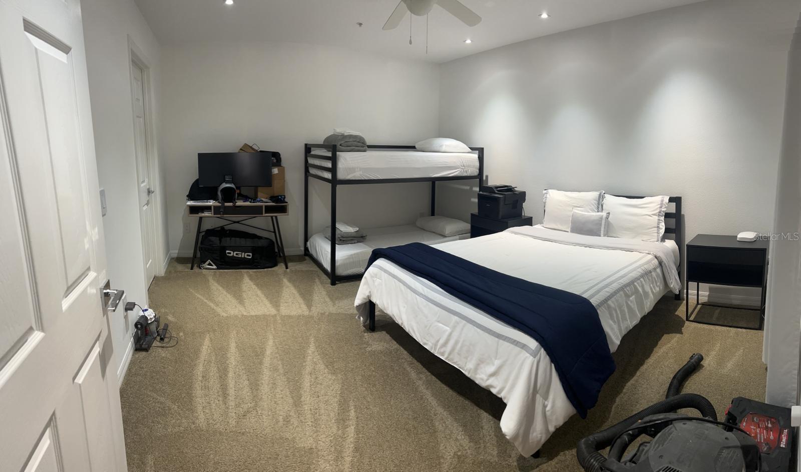 OAK RDG CONDO PH 3 - Residential