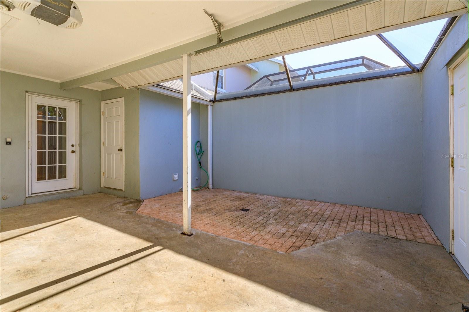 CHARLES TOWNE - Residential