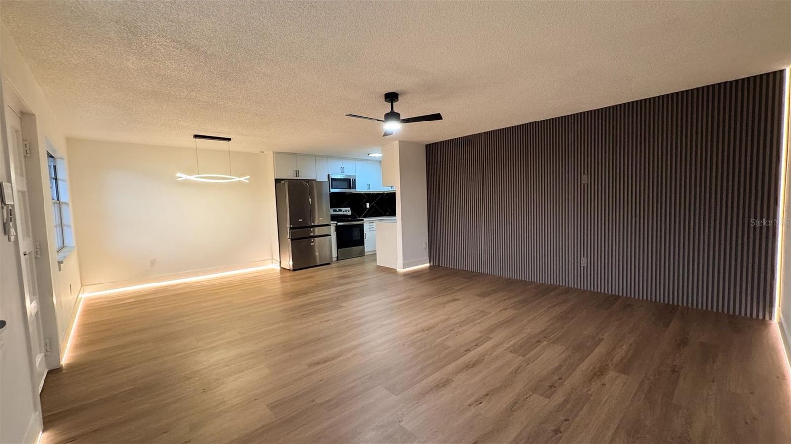 PINELOCH LAKE APTS - Residential