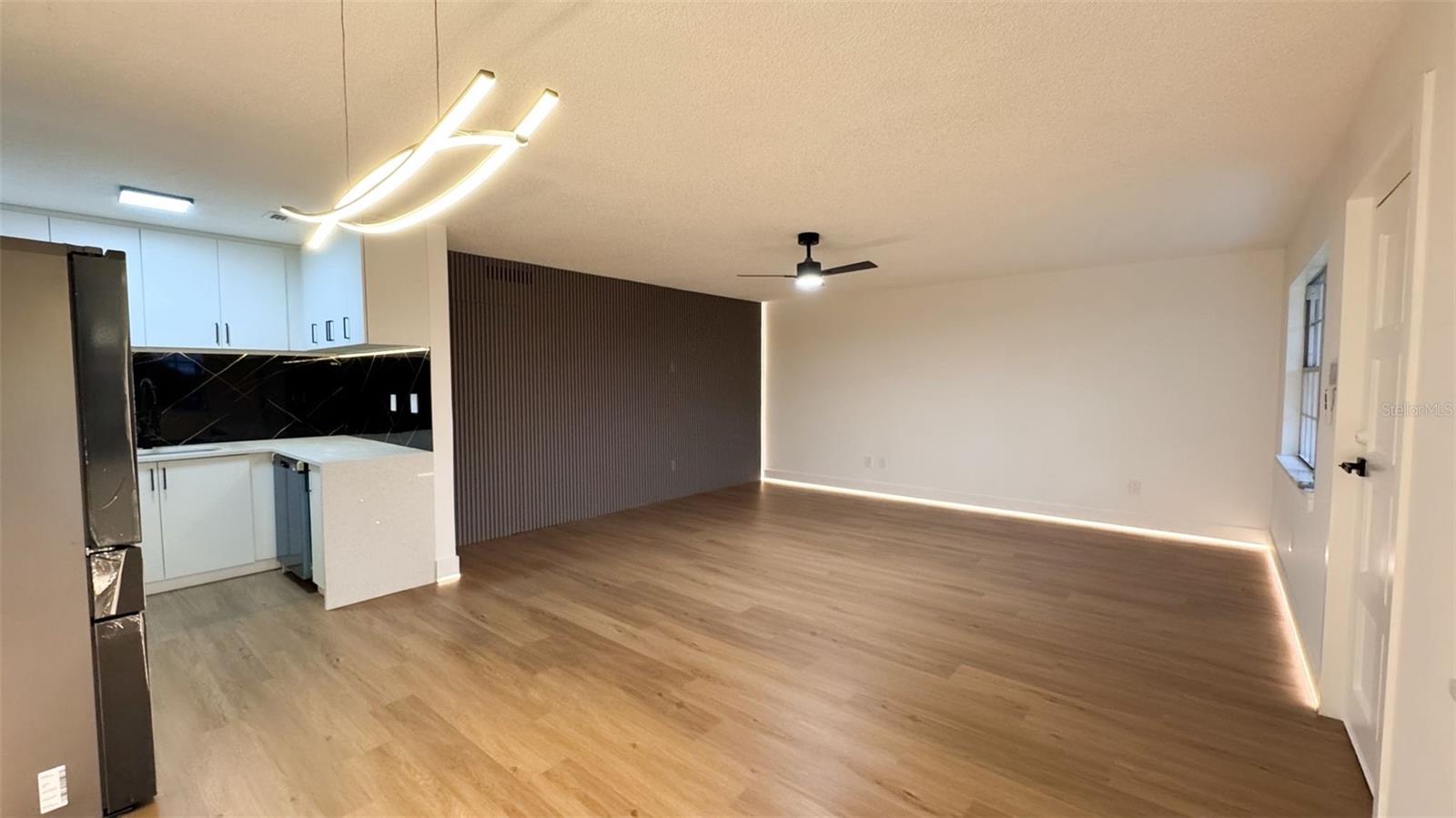 PINELOCH LAKE APTS - Residential