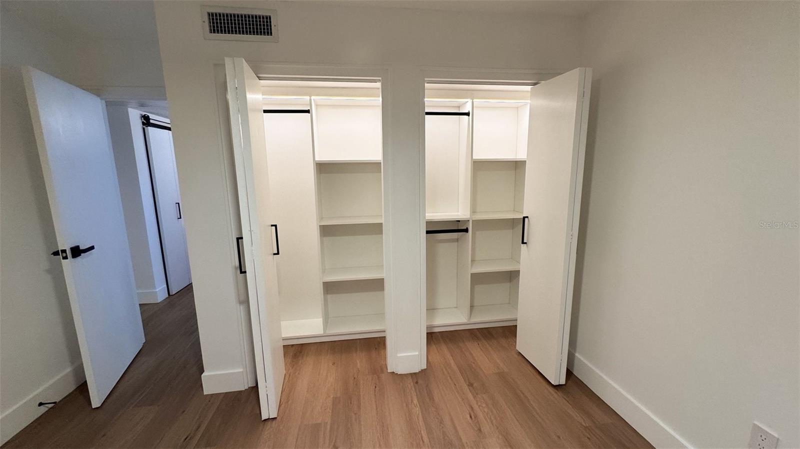 PINELOCH LAKE APTS - Residential