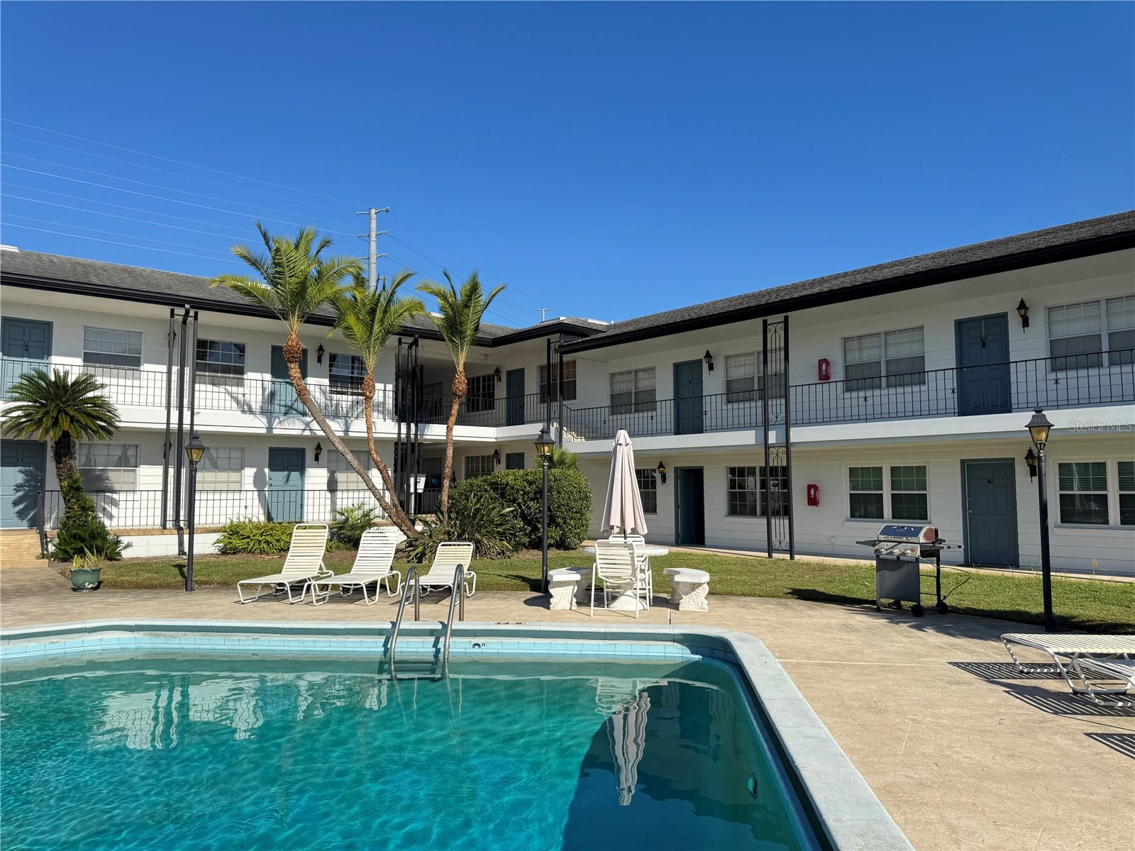 PINELOCH LAKE APTS - Residential