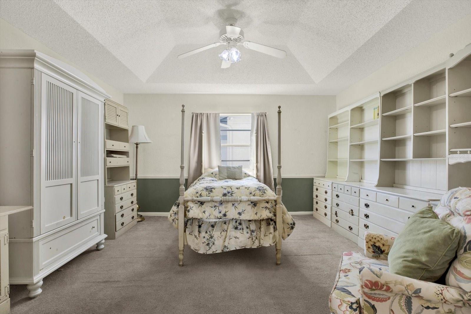 GLEN LAKES - Residential