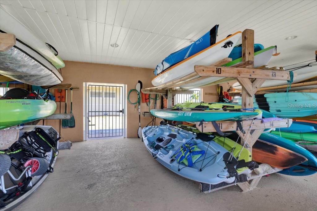 SEMINOLE ISLE TWNHMS - Residential