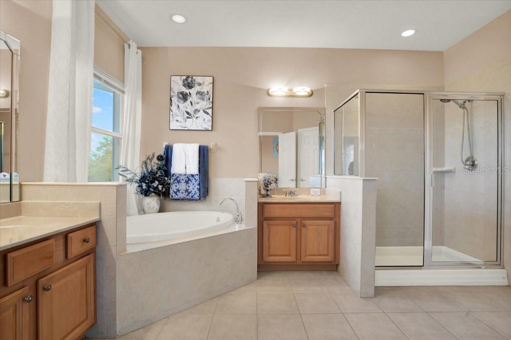 SEMINOLE ISLE TWNHMS - Residential