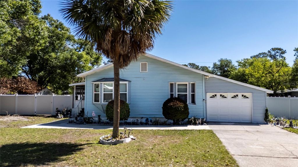 Photo of Lakeland, FL 33805 (MLS # S5146389)