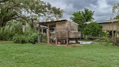 A home in PALMETTO