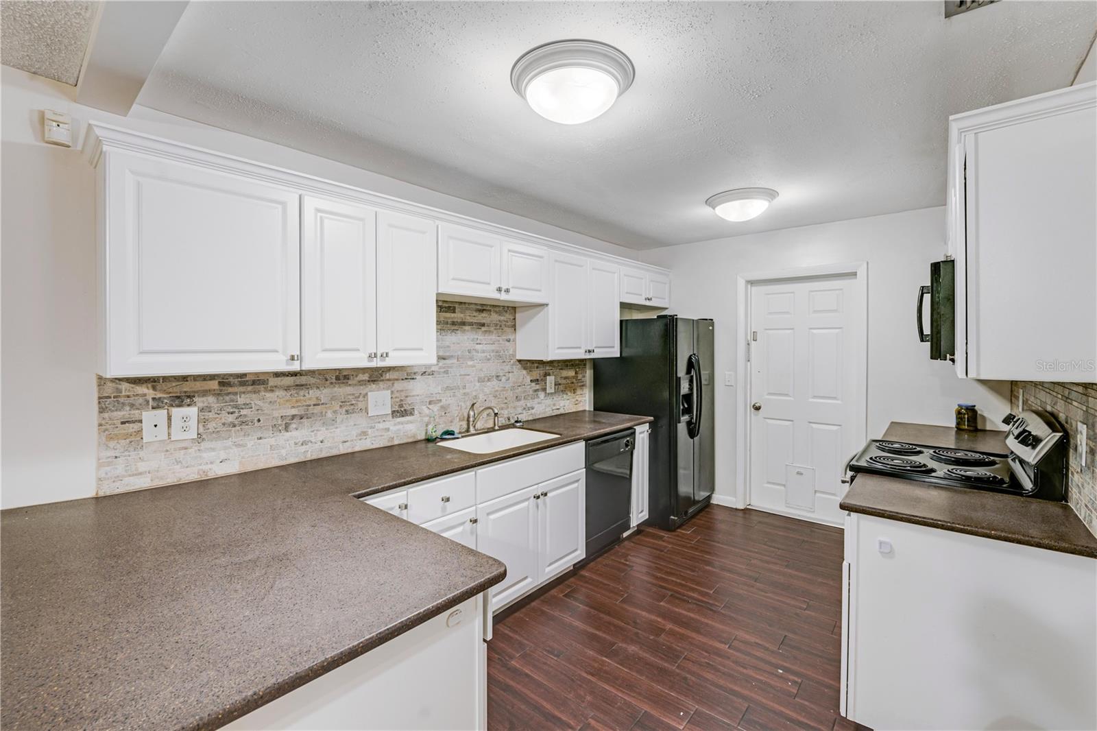 3050 CROSS FOX DRIVE