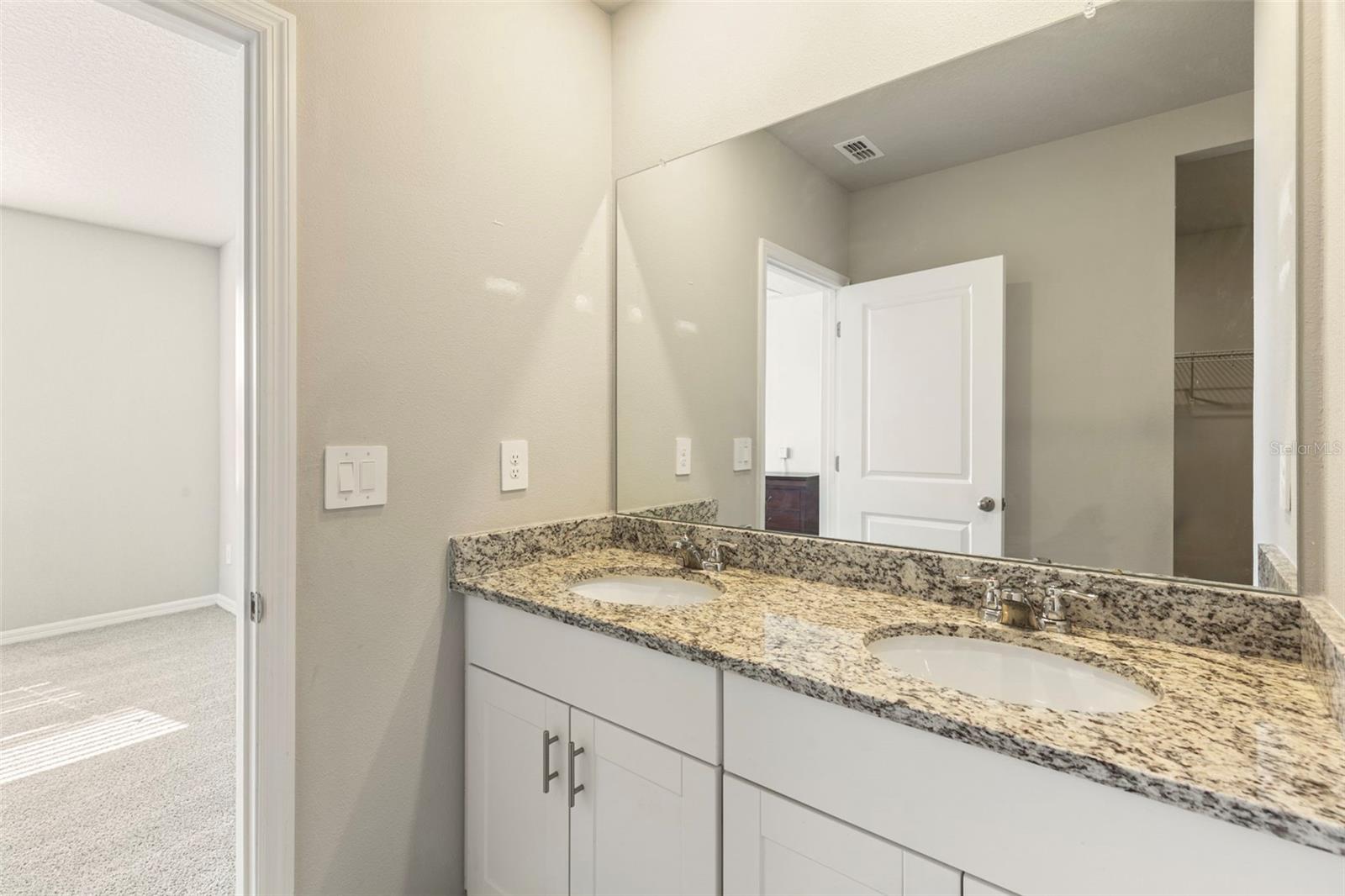 PARK EAST - Residential