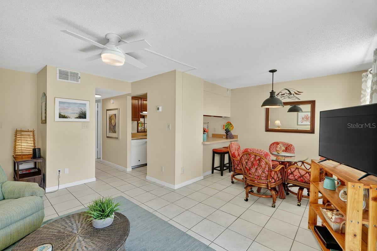 VILLAGE COLONY BEACH CLUB - Residential