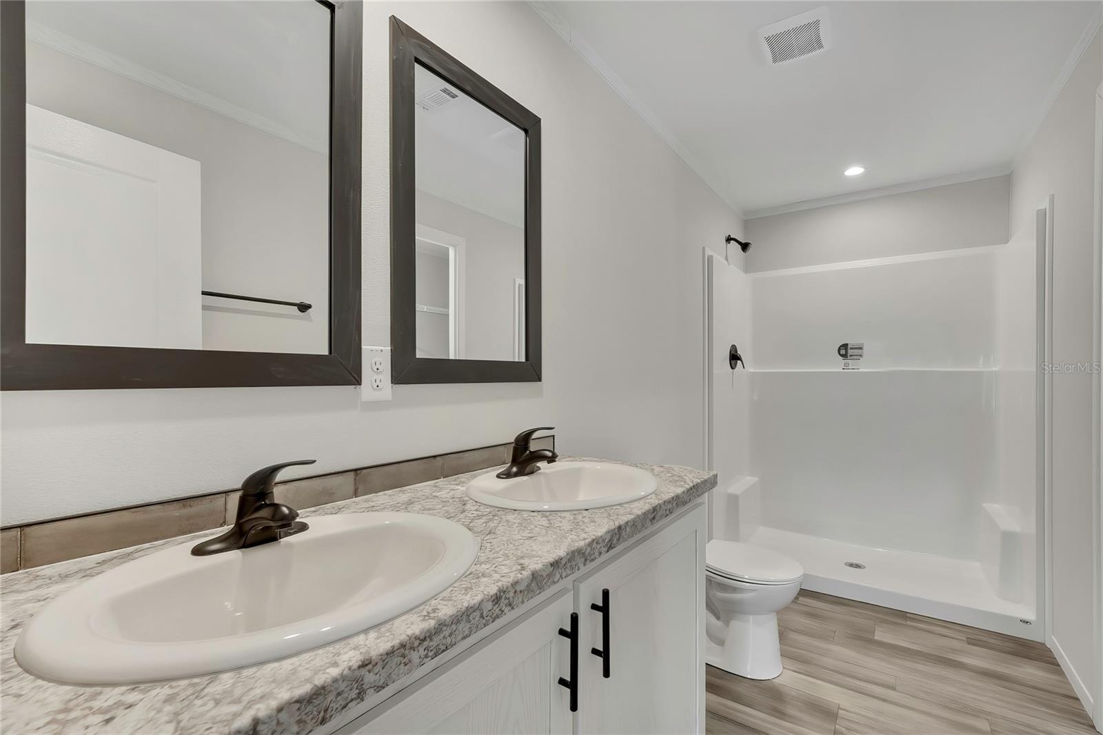 APACHE SHORES UNIT 04 - Residential
