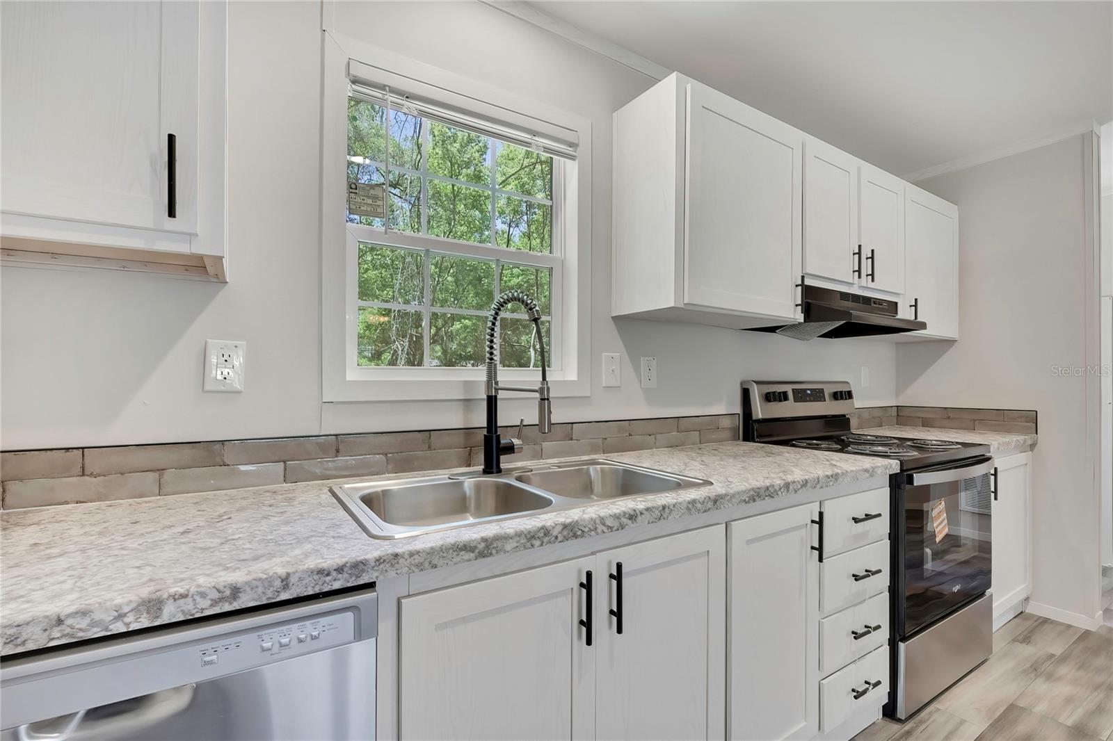 APACHE SHORES UNIT 04 - Residential