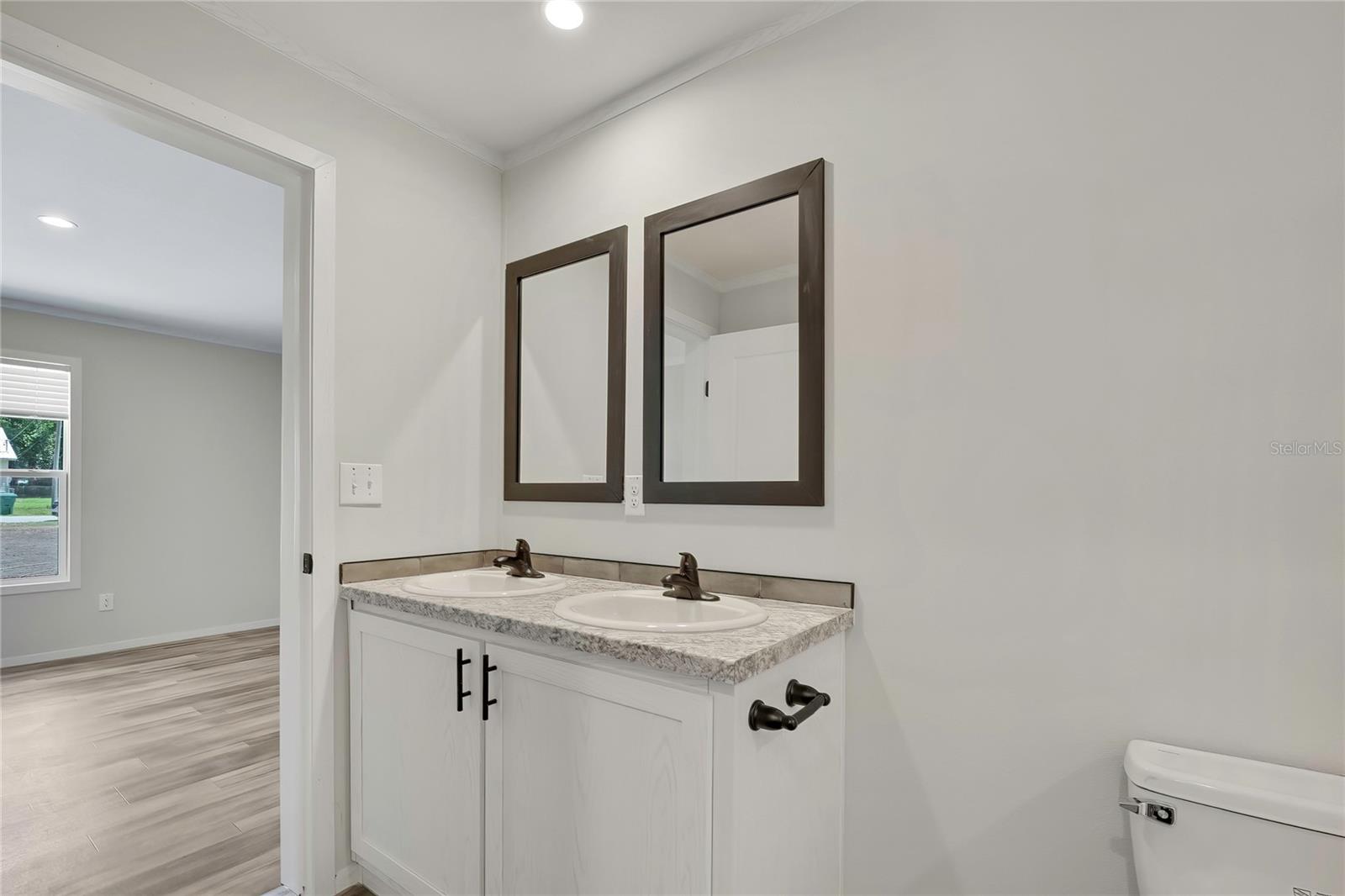 APACHE SHORES UNIT 04 - Residential