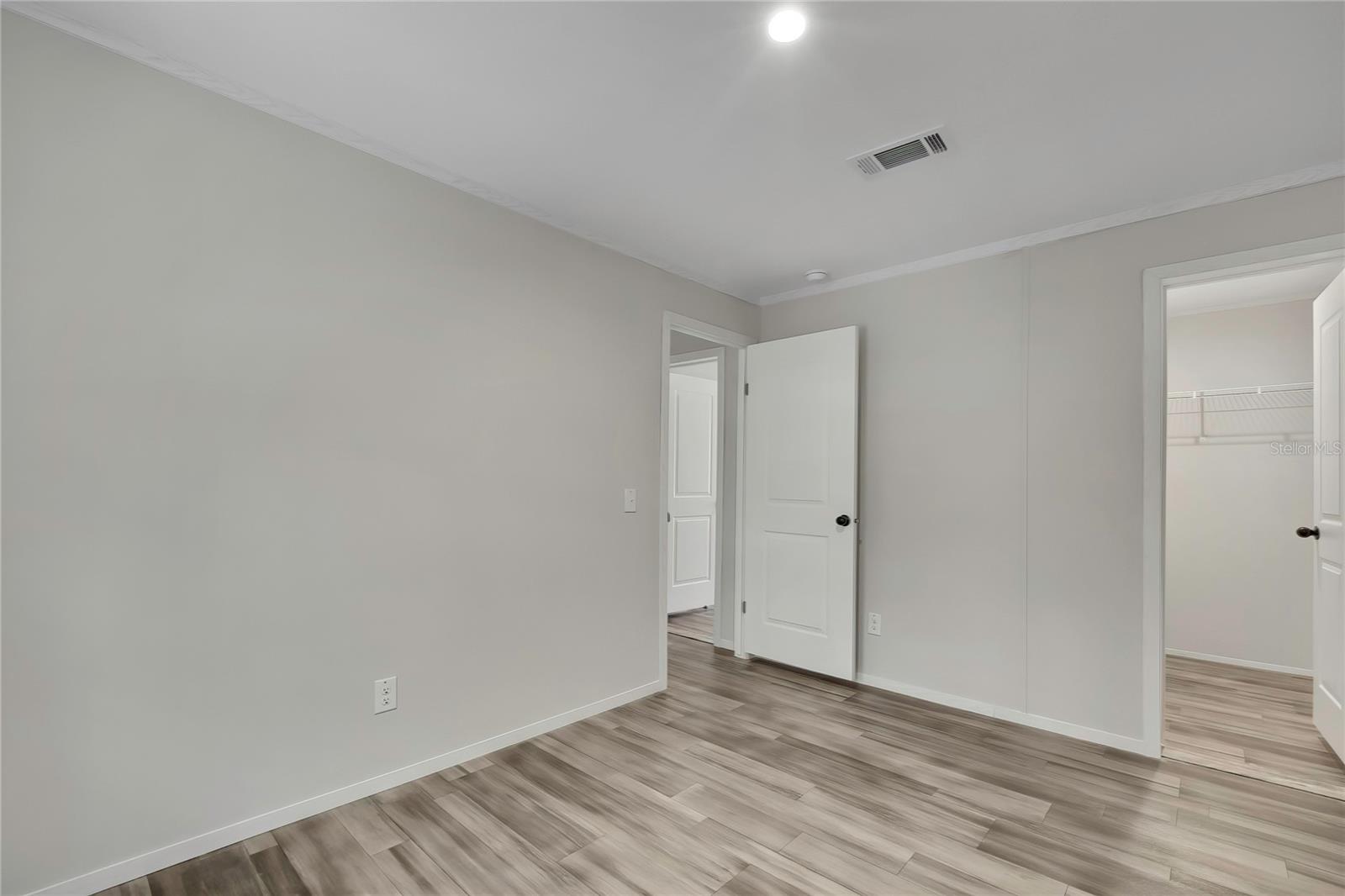 APACHE SHORES UNIT 04 - Residential