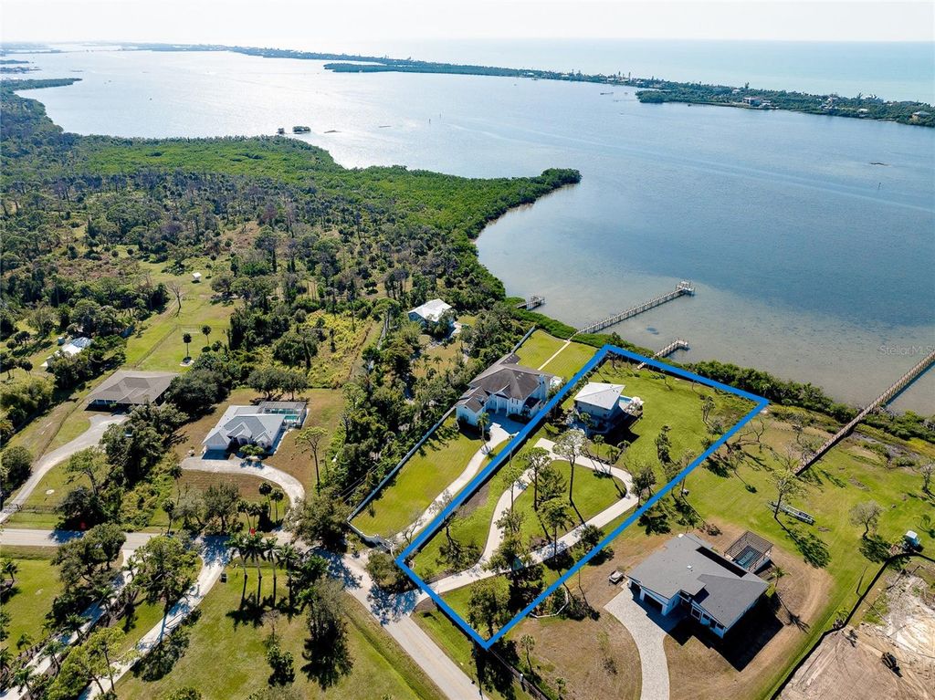 Photo of 1089 Bayshore Drive, Englewood, FL 34223 (MLS # N6141853)