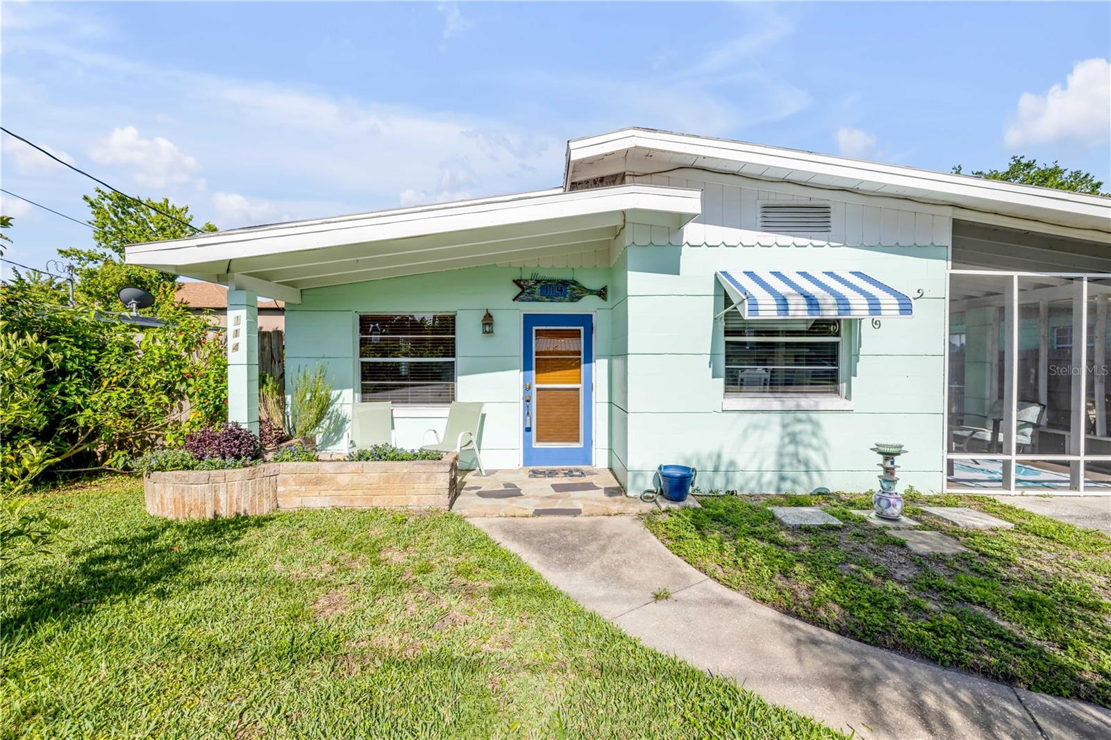 This is a cute renovated 50's home with completely fenced yard, courtyard and hot and cold outdoor shower. You can walk to canal street for dining or events and watch rocket launches from the front porch. I love the convenience of this home with every amenity close by and just a few minutes to the beach by car or bike. This home did not flood during Ian.