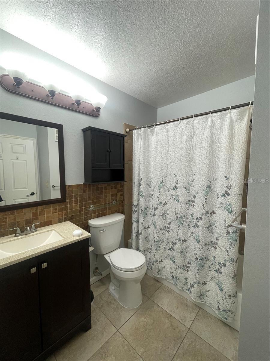 SUNSET LAKE - Residential Lease