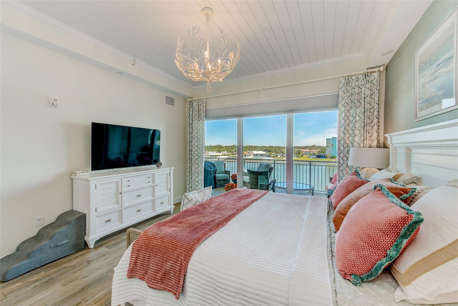 ANCHORAGE THE CONDO - Residential