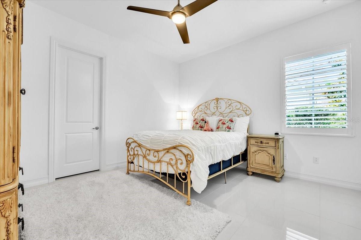 LAKE CLUB PH II UNIT 1-B - Residential