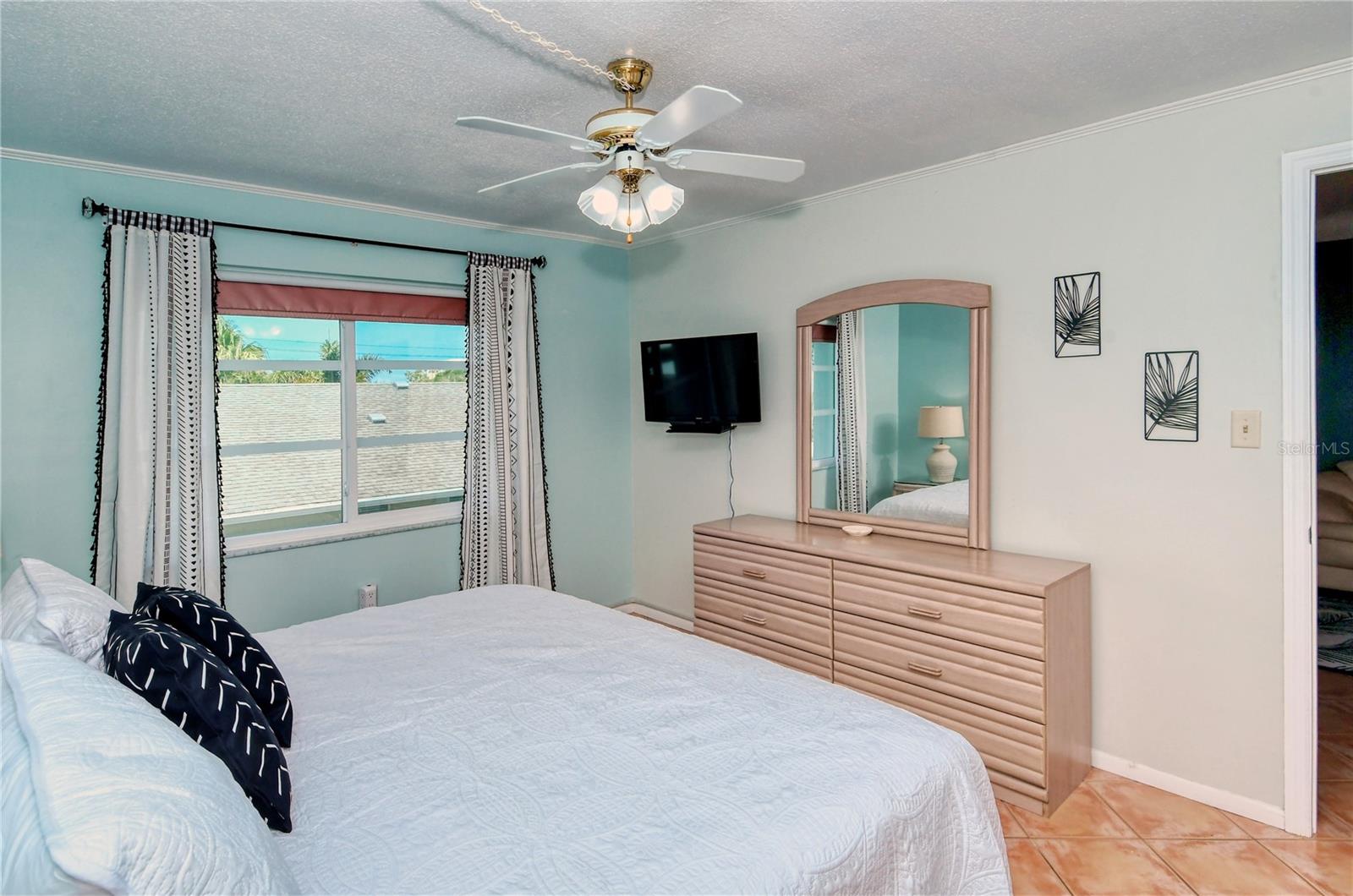 VISTA HERMOSA - Residential Lease