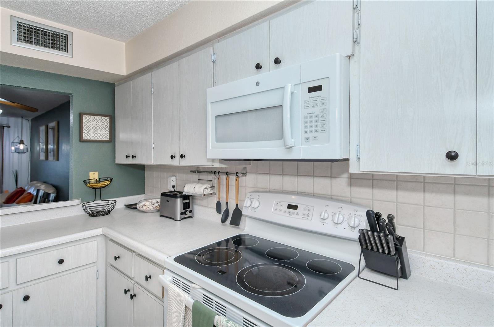 VISTA HERMOSA - Residential Lease