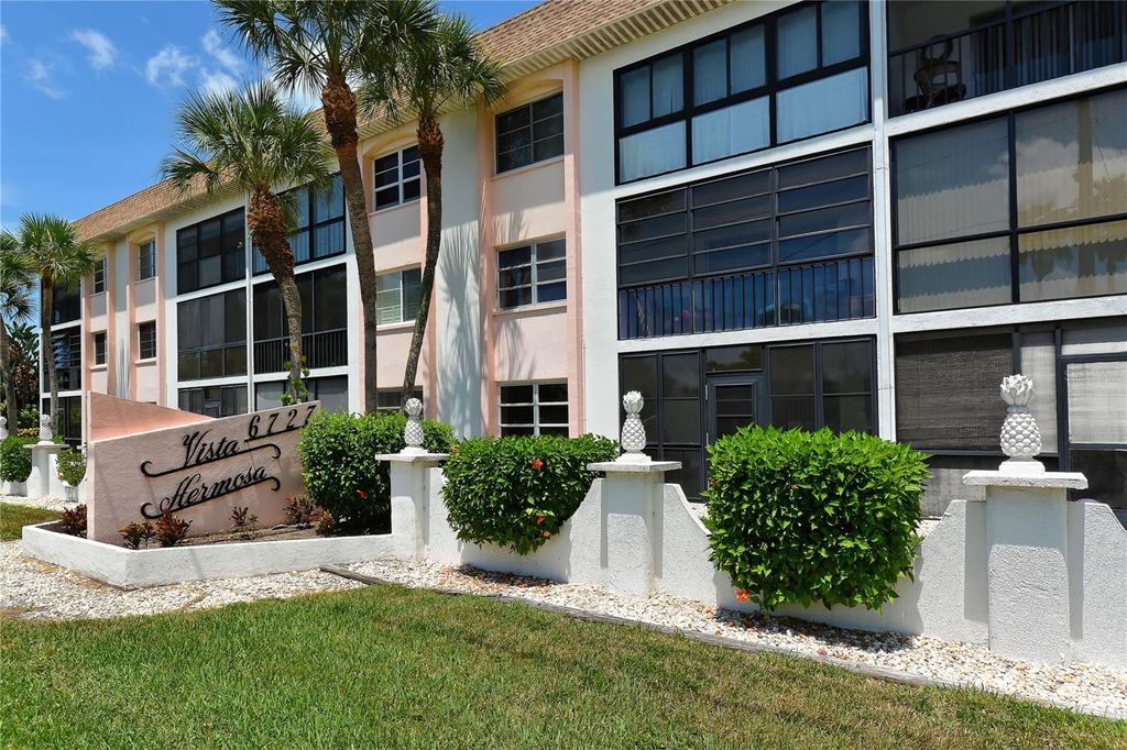 Photo of 116 Vista Hermosa Circle #308C, Sarasota, FL 34242 (MLS # A4607431)