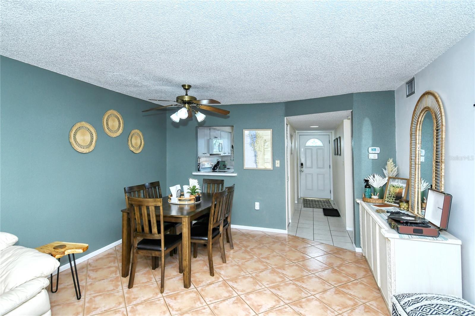 VISTA HERMOSA - Residential Lease