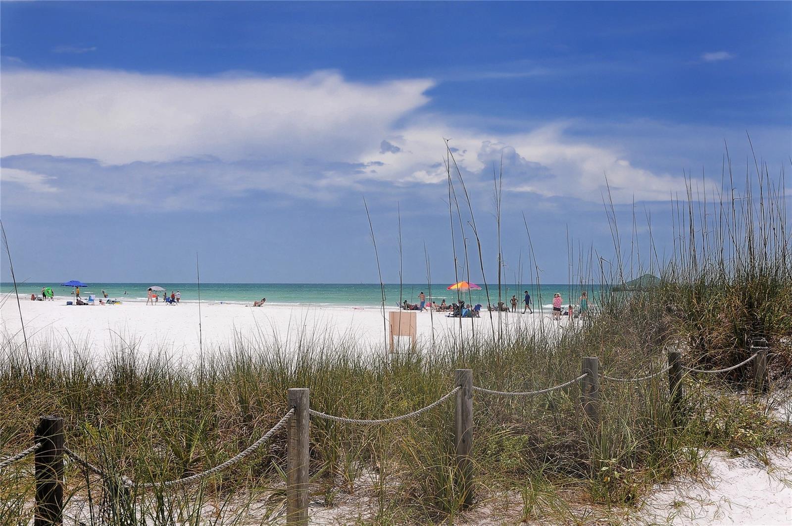 VISTA HERMOSA - Residential Lease