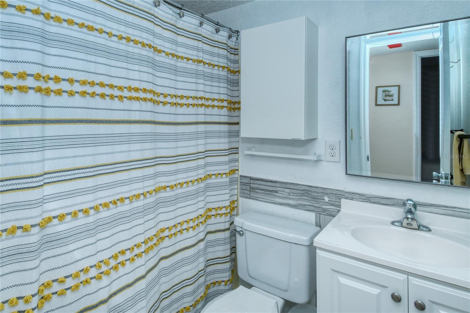 VISTA HERMOSA - Residential Lease