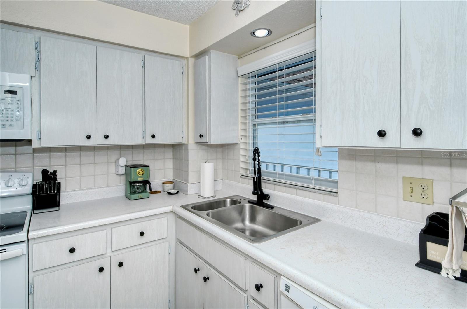 VISTA HERMOSA - Residential Lease