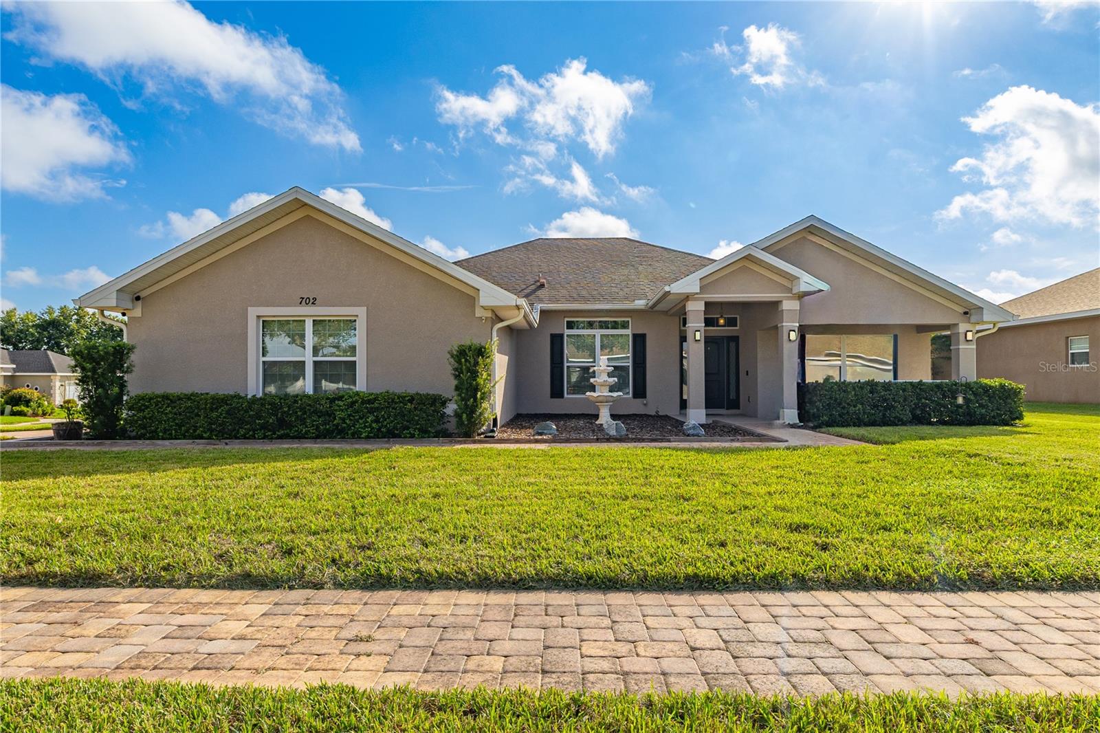 702 COUNTRY WALK COVE